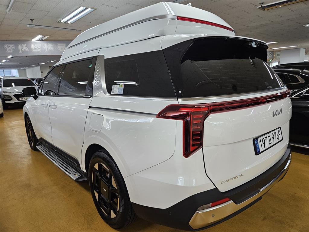 KIA Carnival - Vista 5
