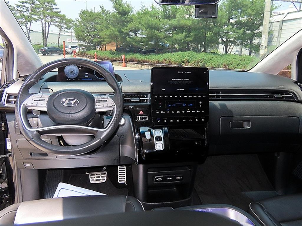 HYUNDAI Staria - Vista 8