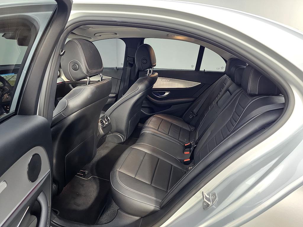 Mercedes Benz E class - Vista 9