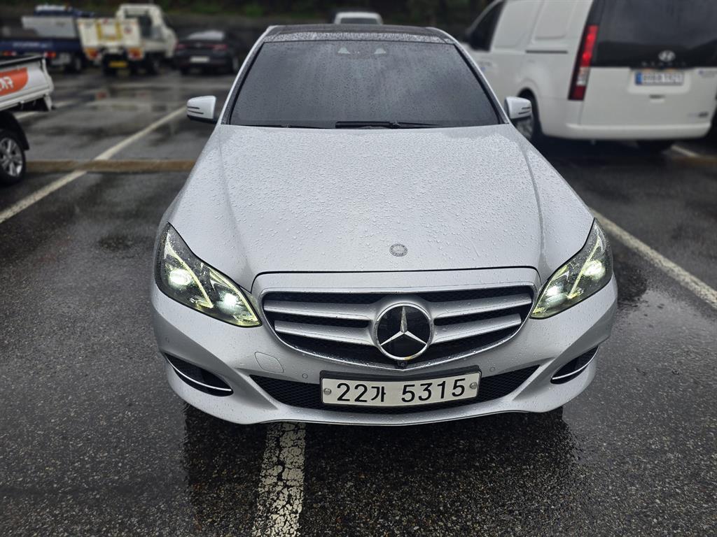 Mercedes Benz E class 2014 Plateado - Importación desde Corea - HF Imports Iquique - Foto 1