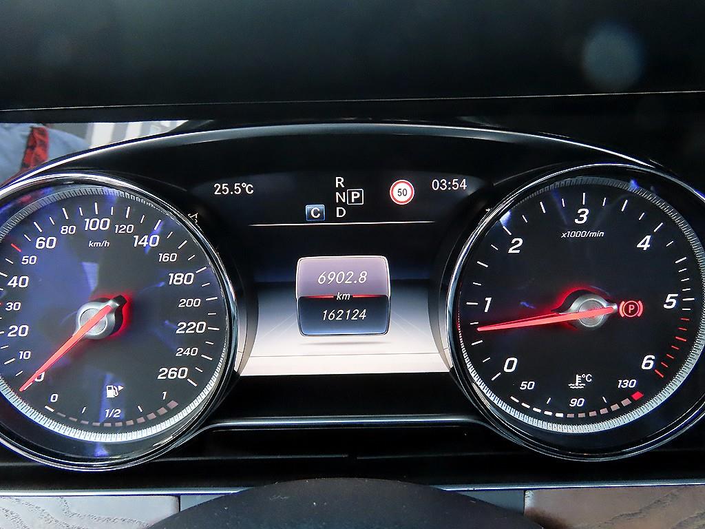 Mercedes Benz E class - Vista 9