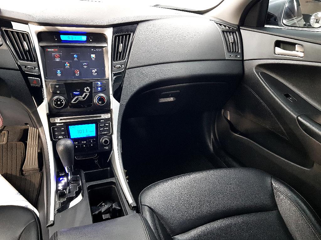 HYUNDAI Sonata - Vista 10