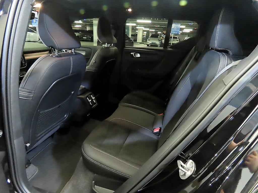 Volvo XC40 - Vista 7