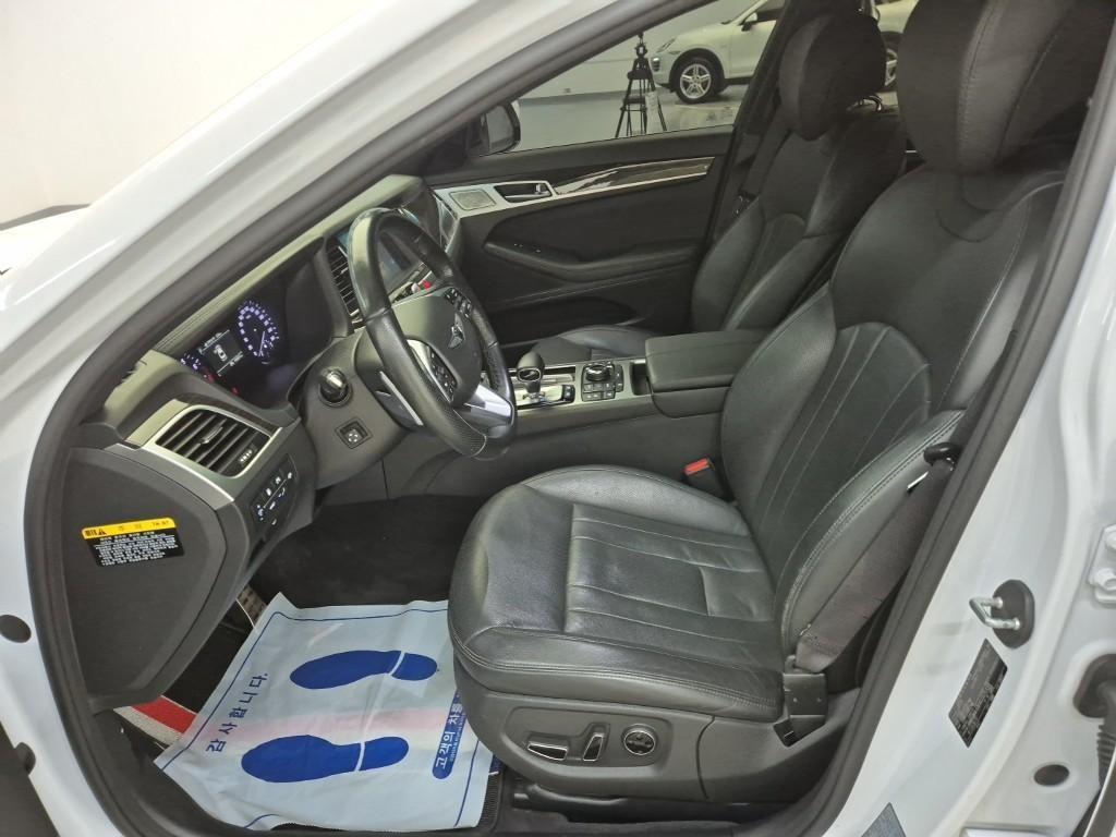 Genesis G80 - Vista 10