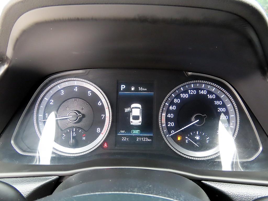 HYUNDAI Sonata - Vista 9