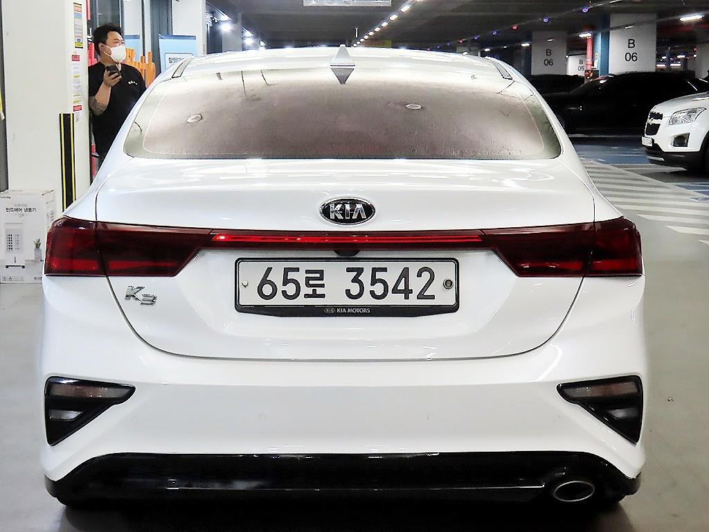 KIA K3 - Vista 5