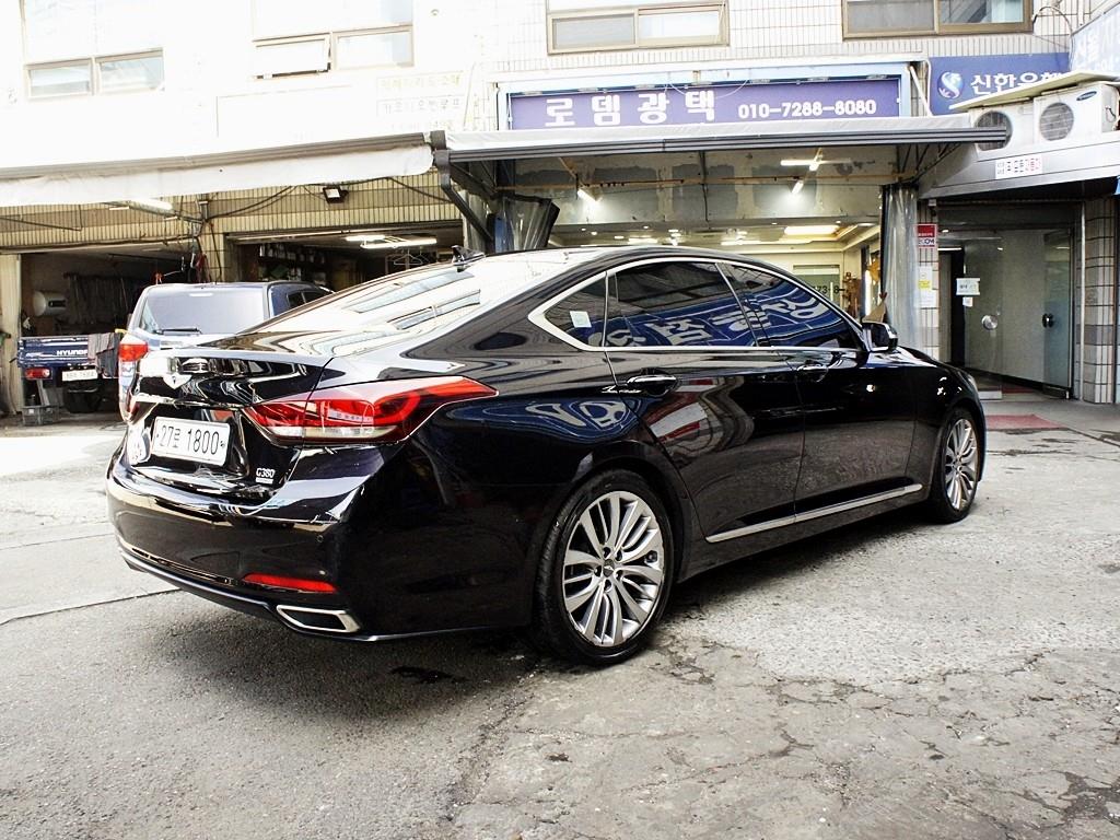 HYUNDAI Genesis - Vista 7