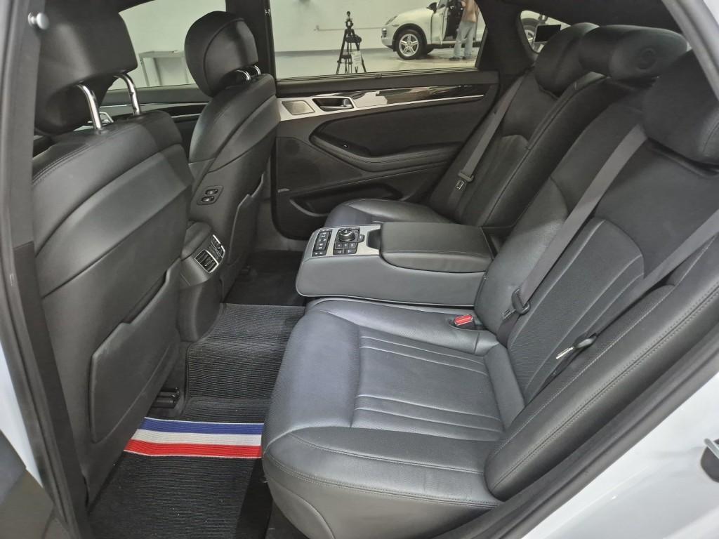 Genesis G80 - Vista 11