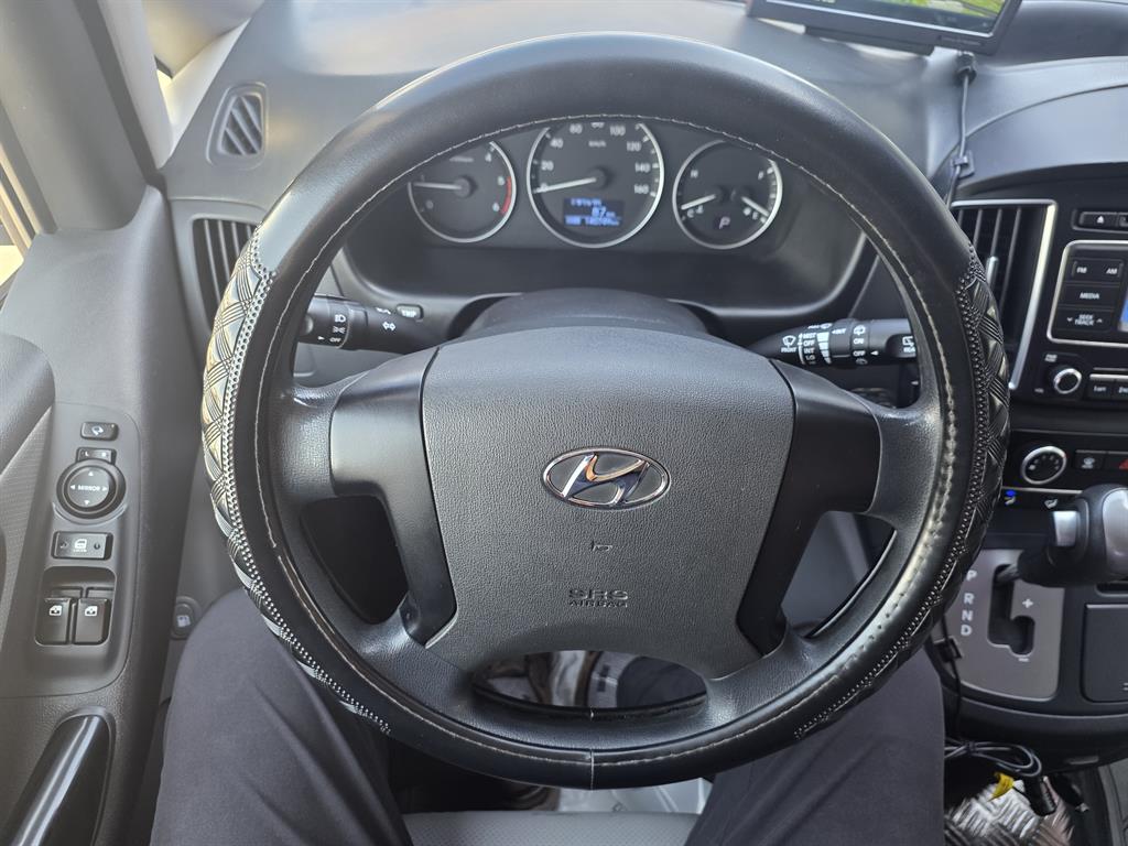 HYUNDAI Starex - Vista 11