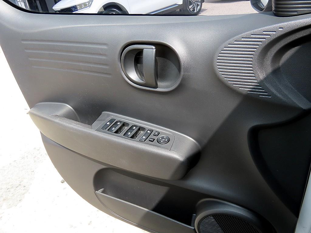 HYUNDAI Casper - Vista 11
