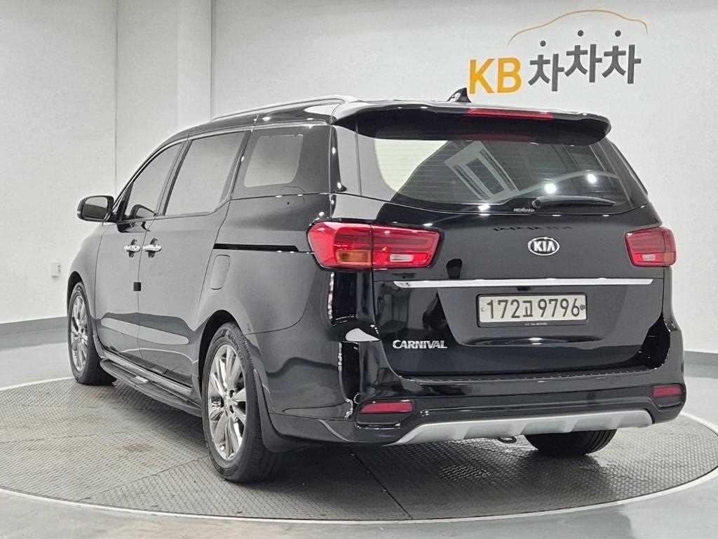 KIA Carnival - Vista 2