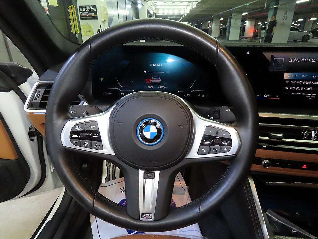 BMW i4 - Vista 8