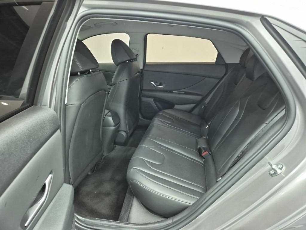 HYUNDAI Avante - Vista 12