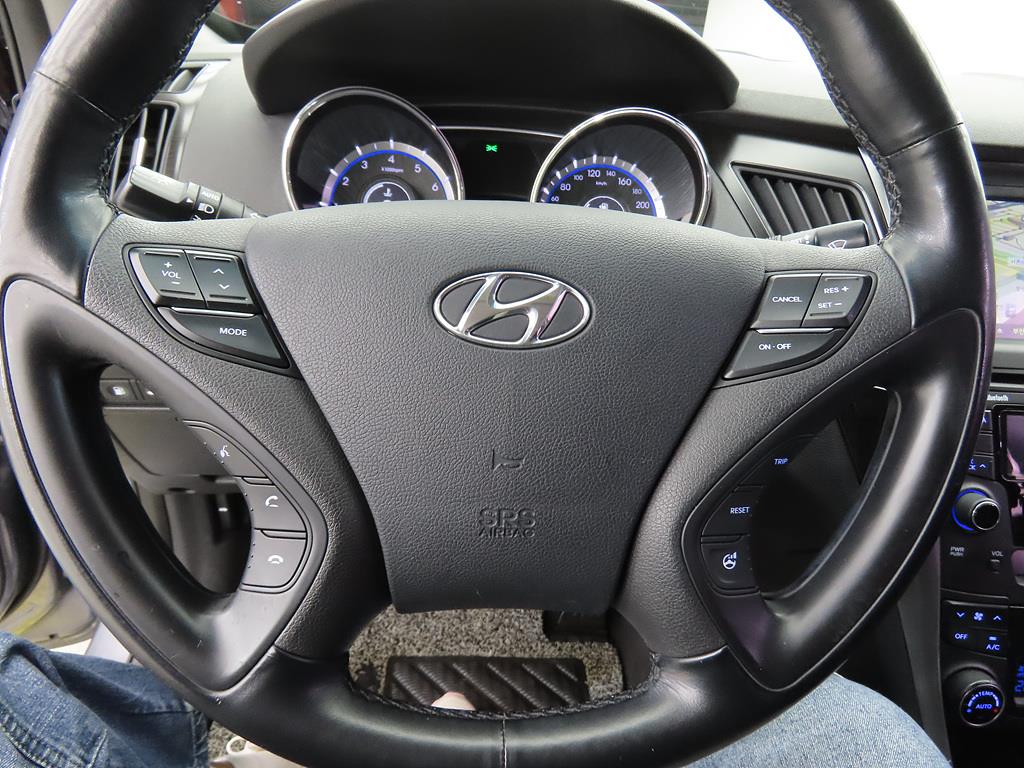 HYUNDAI Sonata - Vista 7