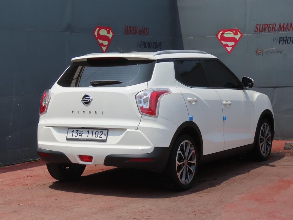 Ssangyong Tivoli - Vista 5