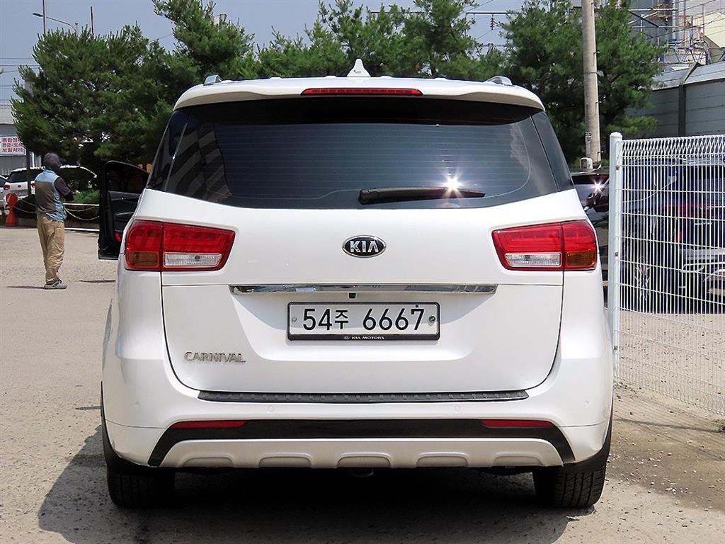 KIA Carnival - Vista 4