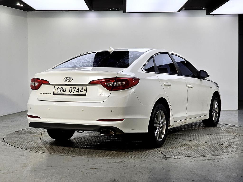HYUNDAI Sonata - Vista 4