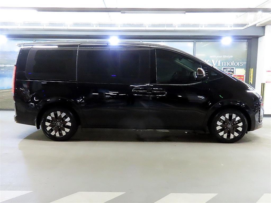HYUNDAI Staria - Vista 3