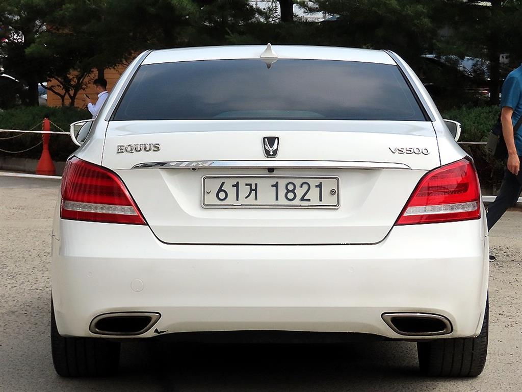 HYUNDAI Equus - Vista 4