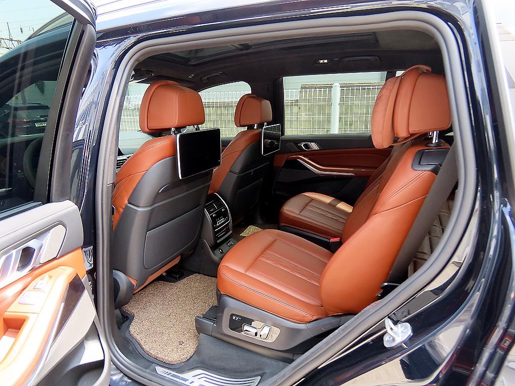 BMW X7 - Vista 6