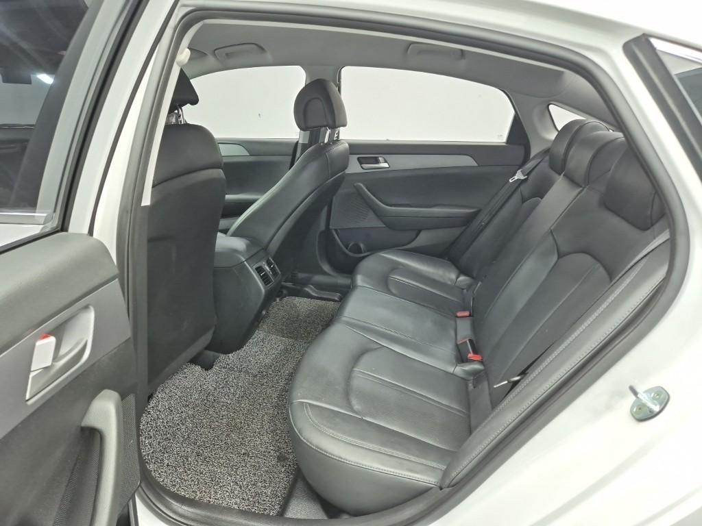 HYUNDAI Sonata - Vista 12