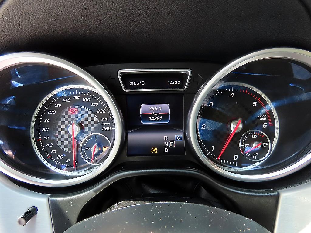 Mercedes Benz GLE Class - Vista 9