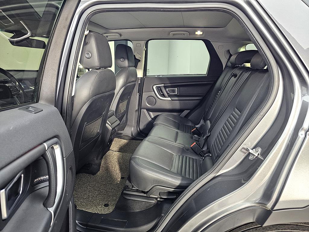 Land Rover Discovery Sports - Vista 9