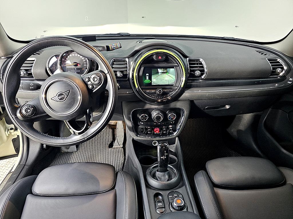 Mini Clubman - Vista 5