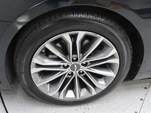 HYUNDAI Genesis - Vista 10