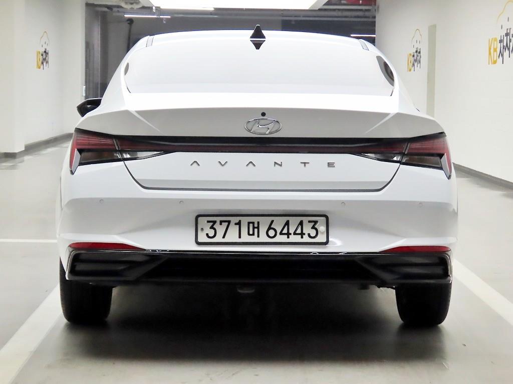 HYUNDAI Avante - Vista 3