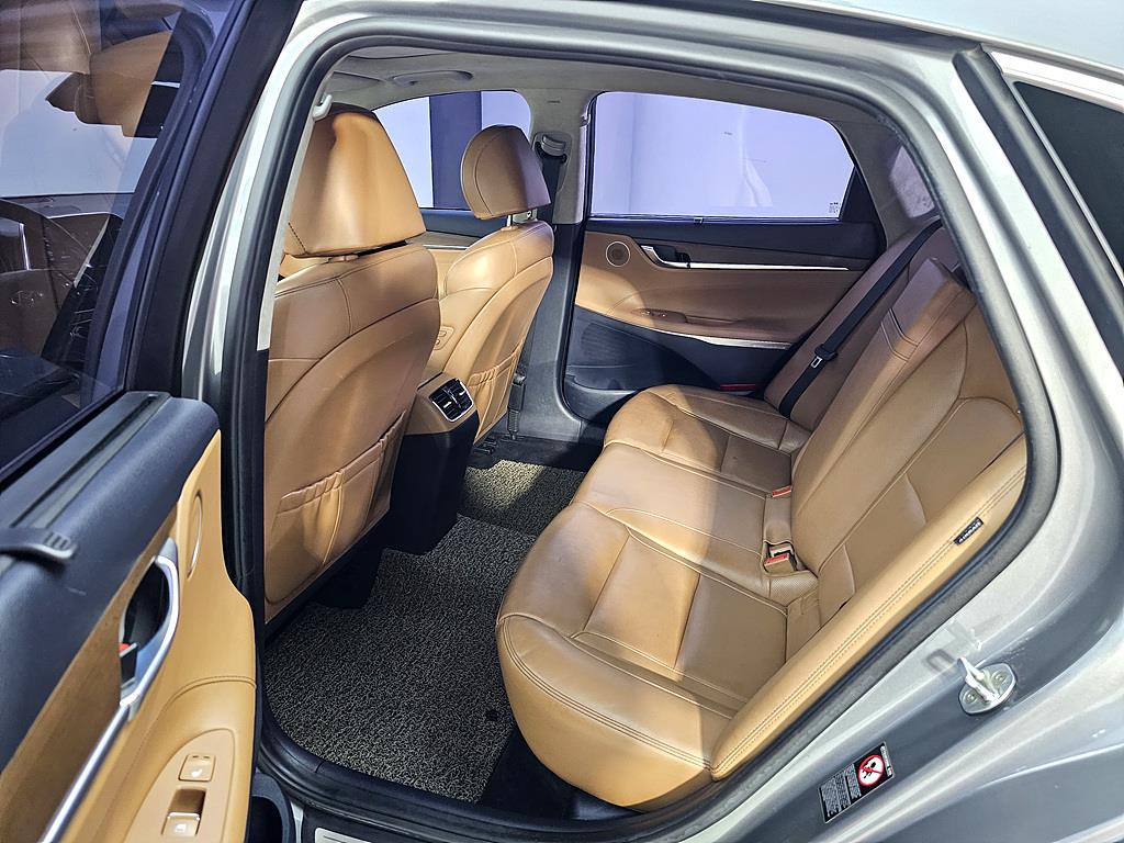 HYUNDAI Grandeur - Vista 9