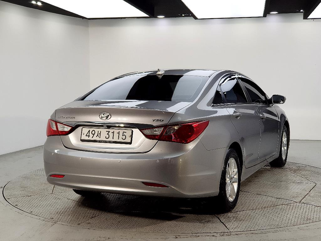 HYUNDAI Sonata - Vista 4