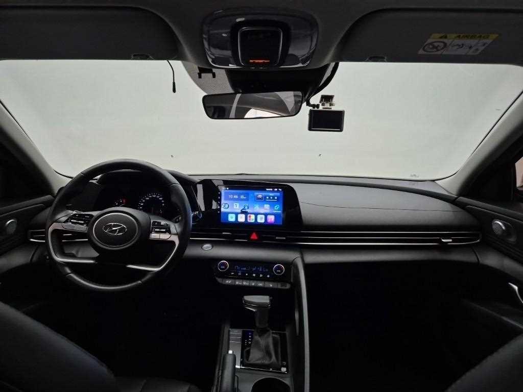 HYUNDAI Avante - Vista 7