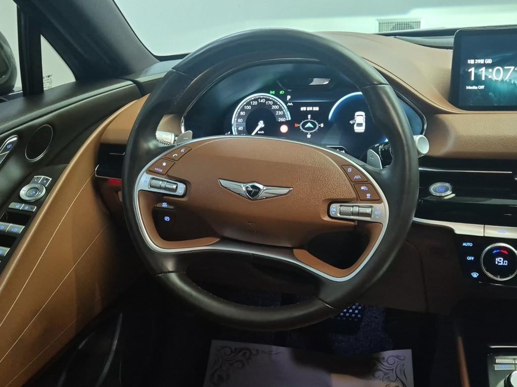 Genesis G80 - Vista 9