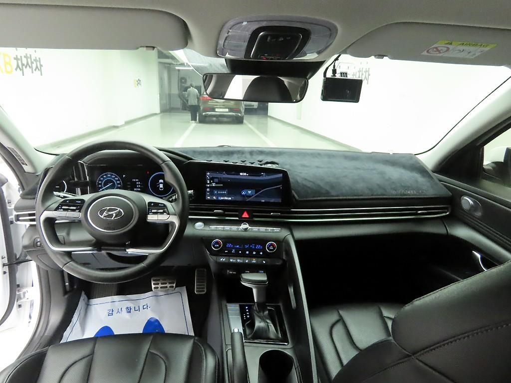 HYUNDAI Avante - Vista 7