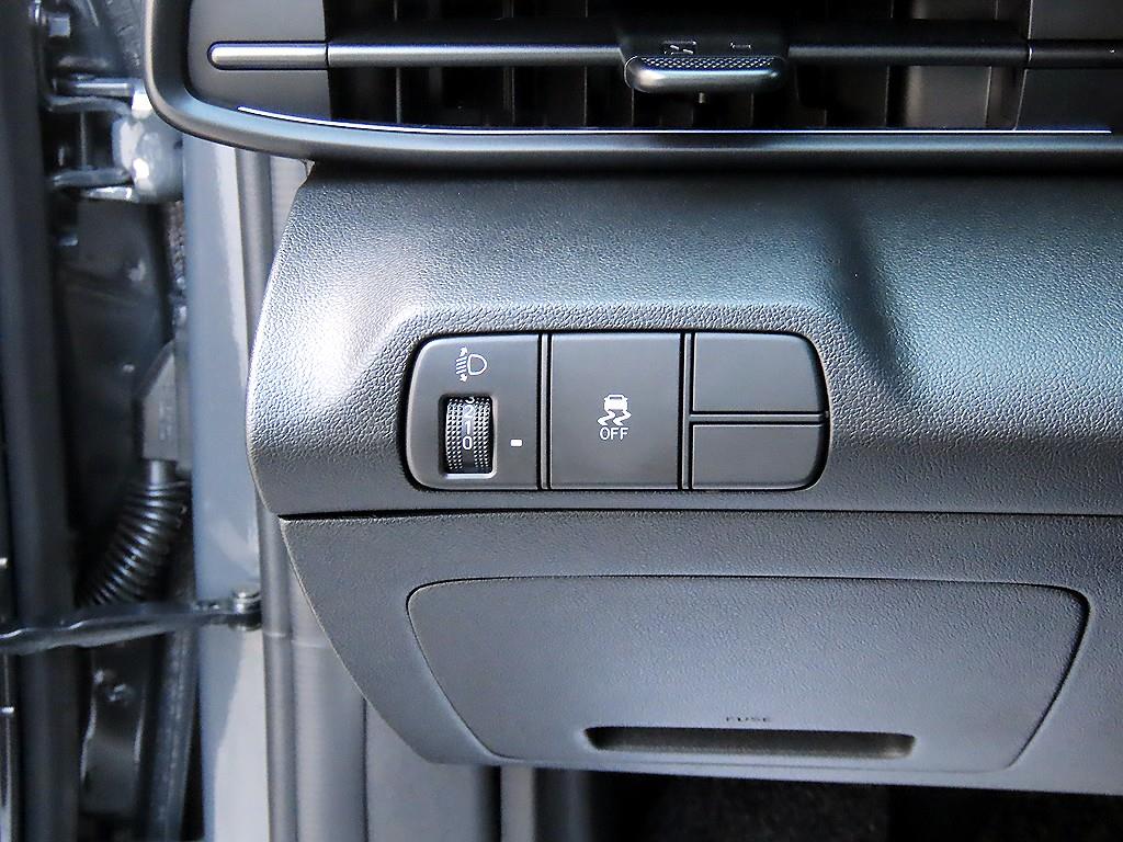 HYUNDAI Avante - Vista 12
