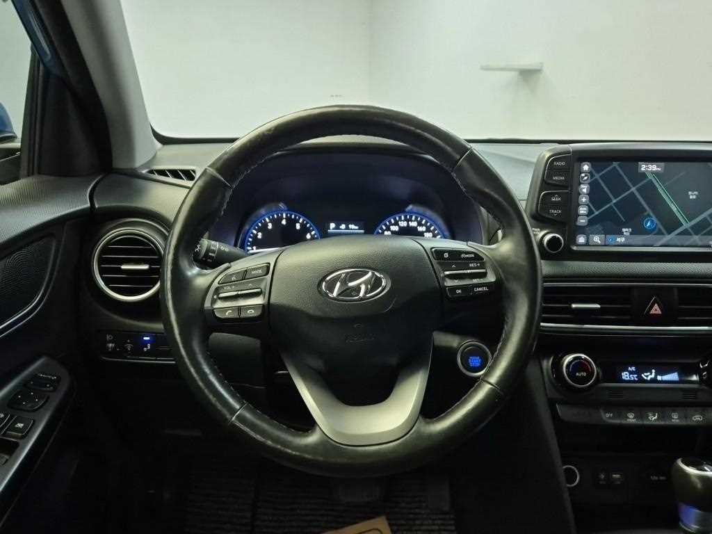 HYUNDAI Kona - Vista 9