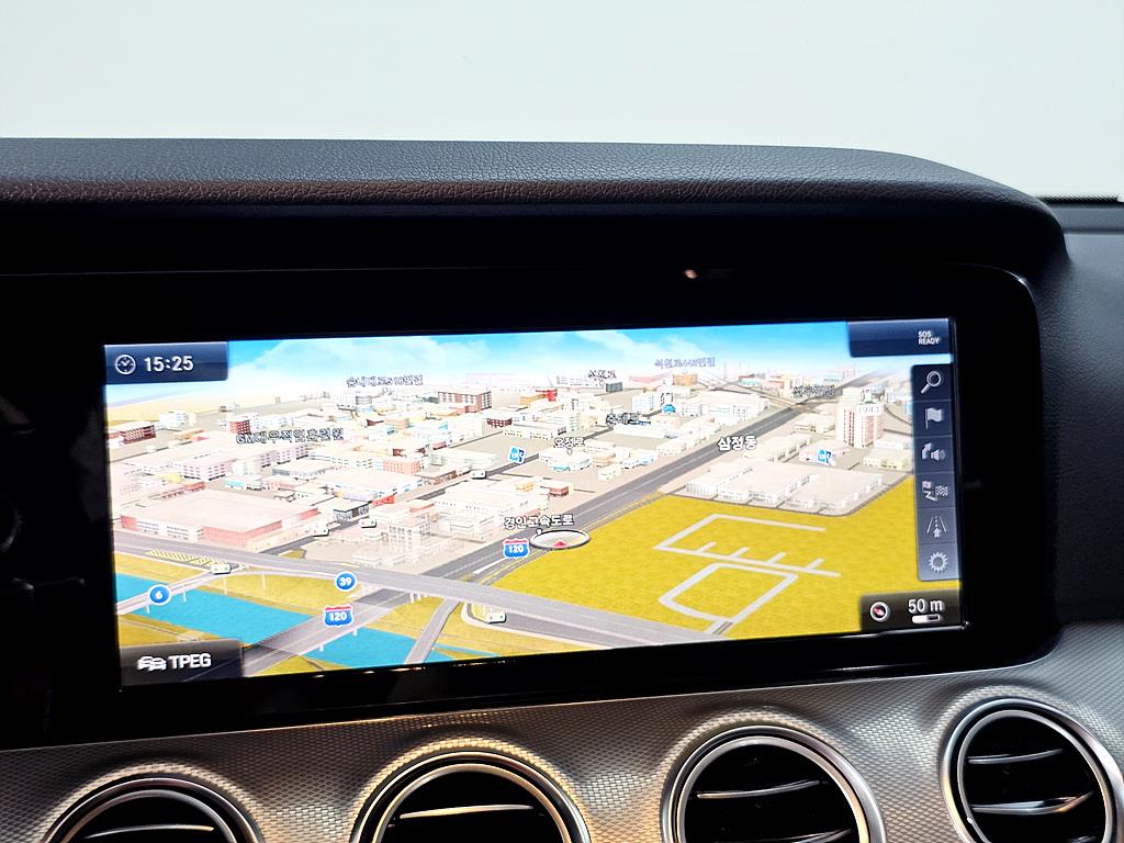 Mercedes Benz E class 2018 Plateado - Importación desde Corea - HF Imports Iquique - Foto 13
