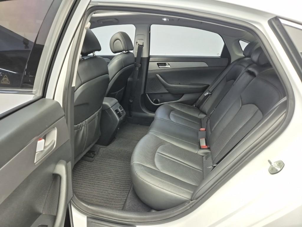 HYUNDAI Sonata - Vista 12