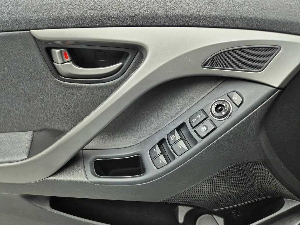 HYUNDAI Avante 2015 Plateado - Importación desde Corea - HF Imports Iquique - Foto 17