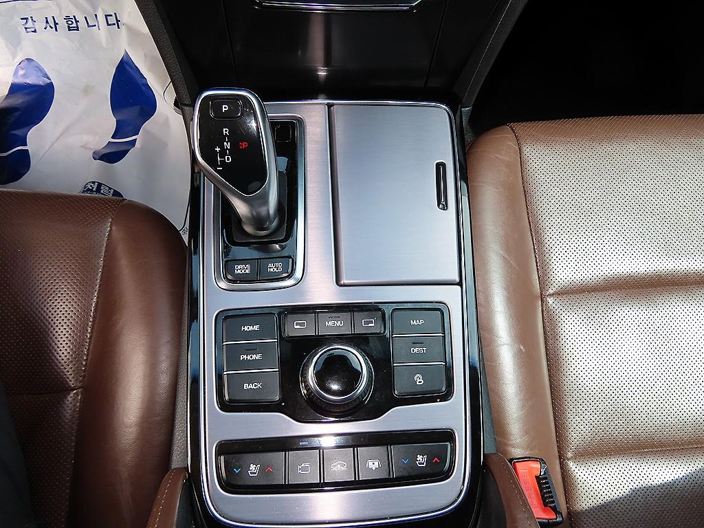 HYUNDAI Equus - Vista 11