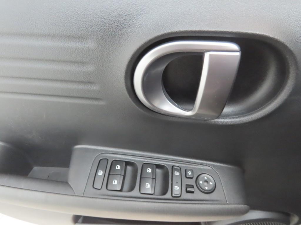 HYUNDAI Casper - Vista 9