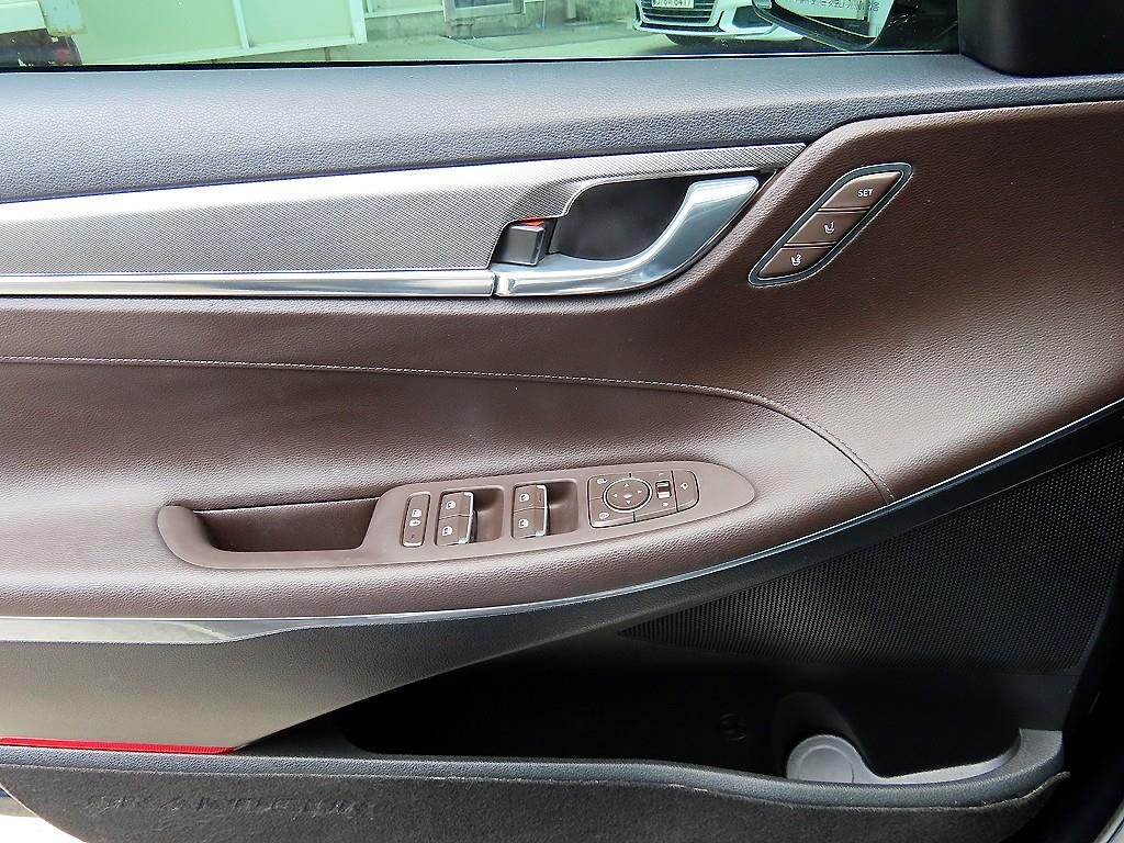 HYUNDAI Grandeur - Vista 12