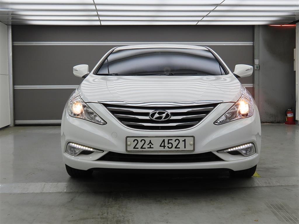 HYUNDAI Sonata - Vista 2
