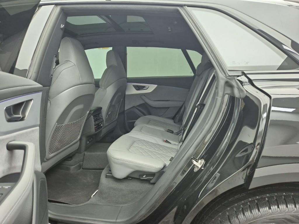 Audi Q8 - Vista 12