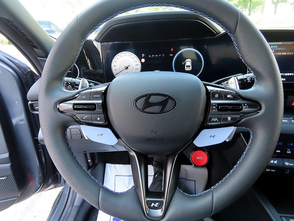 HYUNDAI Avante - Vista 8