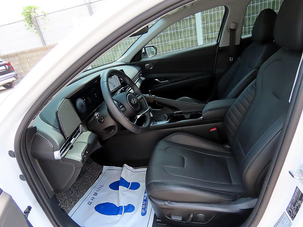 HYUNDAI Avante - Vista 5