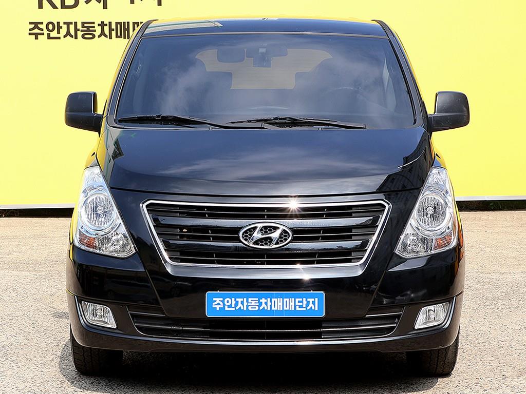 HYUNDAI Starex 2017 Negro - Importación desde Corea - HF Imports Iquique - Foto 1