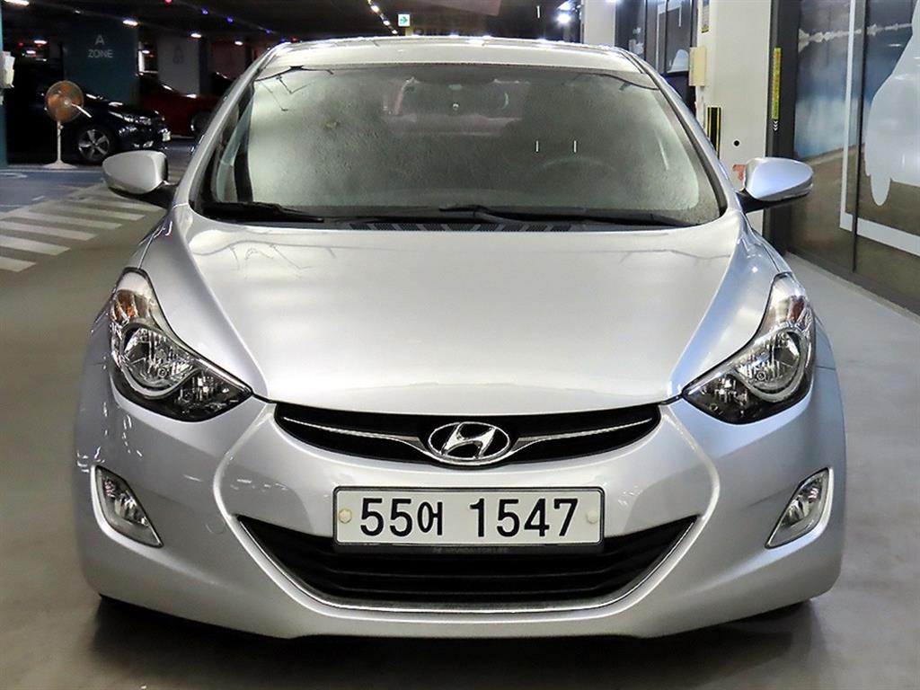 HYUNDAI Avante - Vista 2
