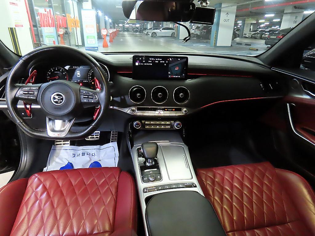 KIA Stinger - Vista 10